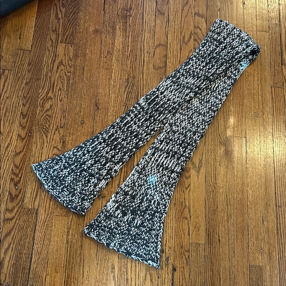 Aeropostale Black & White Knit Scarf - Picture 1 of 6